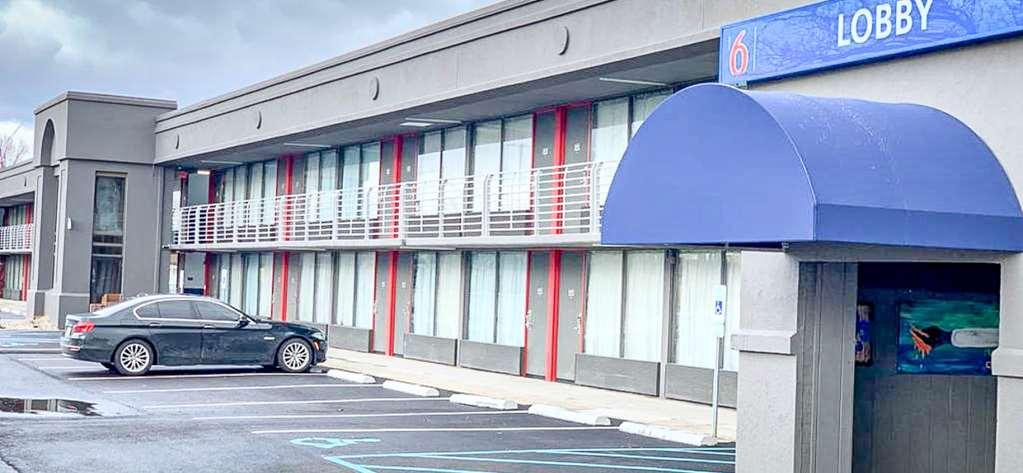 Motel 6 Louisville, Ky- Airport/ Fair Expo Exterior photo